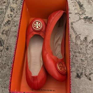 Brand Tory Burch 
Color orange 
Size 7.5